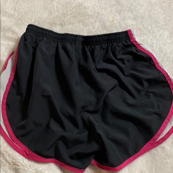 Nike shorts - Picture 3 of 3